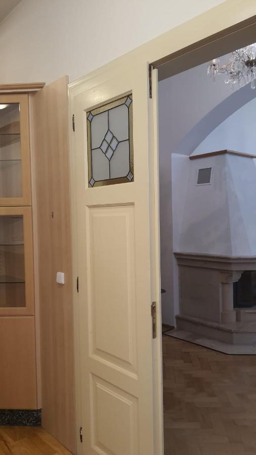 Private Room In Shared Luxurious Palace Like Apartment With 2 Bathrooms Including Whirlpool And Virtual Reality Прага Екстер'єр фото