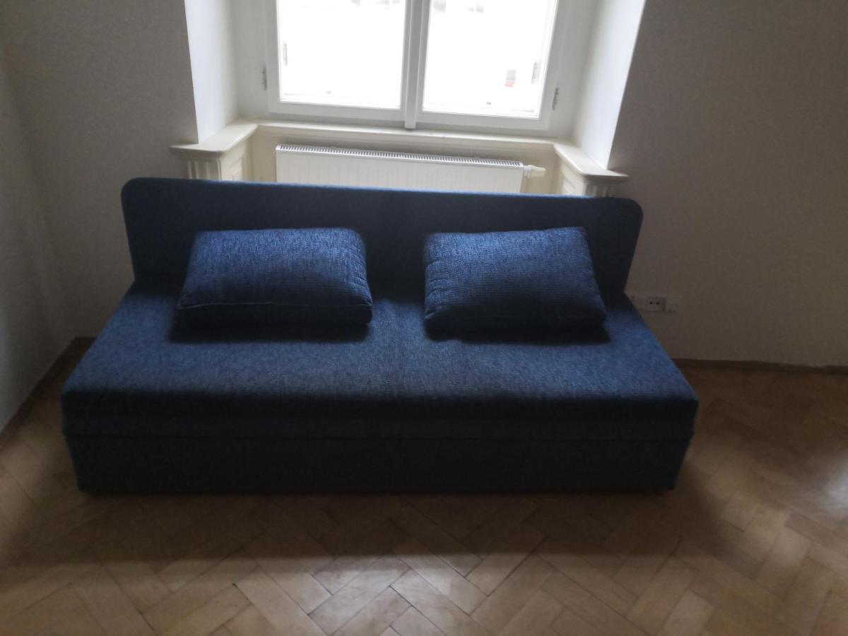 Private Room In Shared Luxurious Palace Like Apartment With 2 Bathrooms Including Whirlpool And Virtual Reality Прага Екстер'єр фото