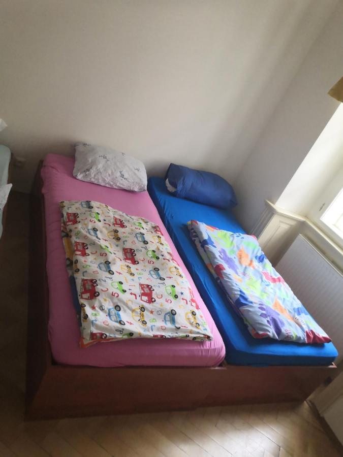 Private Room In Shared Luxurious Palace Like Apartment With 2 Bathrooms Including Whirlpool And Virtual Reality Прага Екстер'єр фото