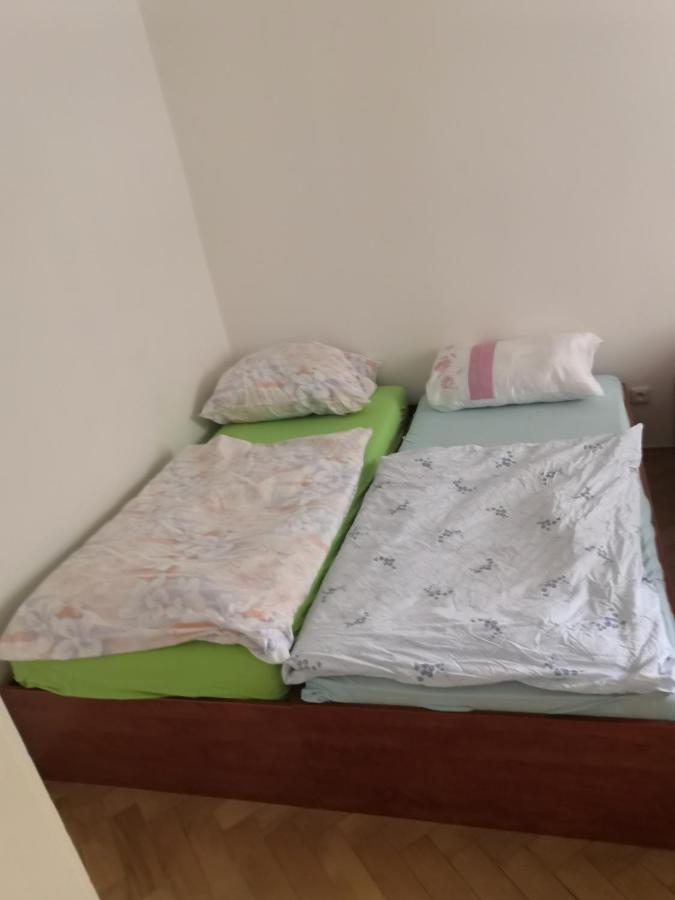 Private Room In Shared Luxurious Palace Like Apartment With 2 Bathrooms Including Whirlpool And Virtual Reality Прага Екстер'єр фото