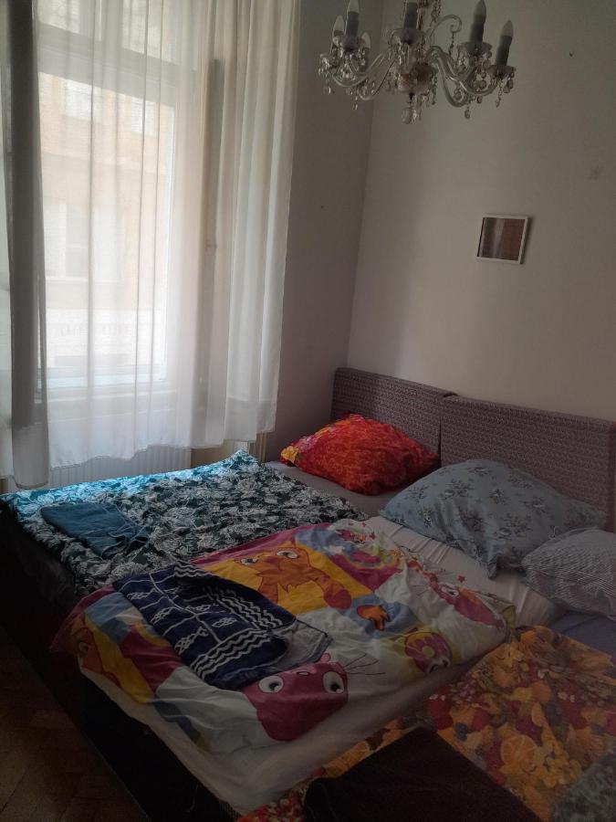 Private Room In Shared Luxurious Palace Like Apartment With 2 Bathrooms Including Whirlpool And Virtual Reality Прага Екстер'єр фото