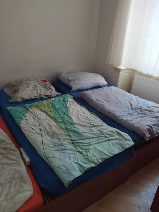 Private Room In Shared Luxurious Palace Like Apartment With 2 Bathrooms Including Whirlpool And Virtual Reality Прага Екстер'єр фото