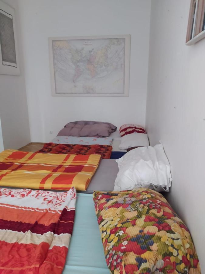 Private Room In Shared Luxurious Palace Like Apartment With 2 Bathrooms Including Whirlpool And Virtual Reality Прага Екстер'єр фото