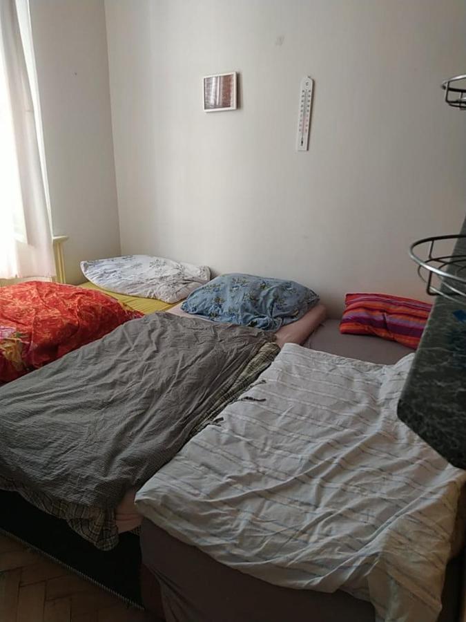 Private Room In Shared Luxurious Palace Like Apartment With 2 Bathrooms Including Whirlpool And Virtual Reality Прага Екстер'єр фото