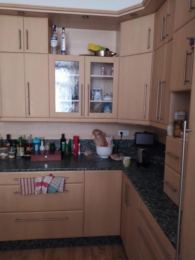 Private Room In Shared Luxurious Palace Like Apartment With 2 Bathrooms Including Whirlpool And Virtual Reality Прага Екстер'єр фото