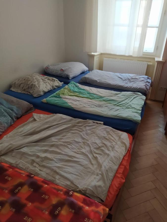 Private Room In Shared Luxurious Palace Like Apartment With 2 Bathrooms Including Whirlpool And Virtual Reality Прага Екстер'єр фото